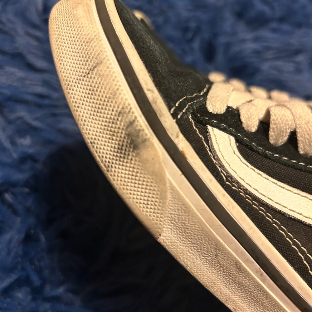 Vans - Picture 5 of 6